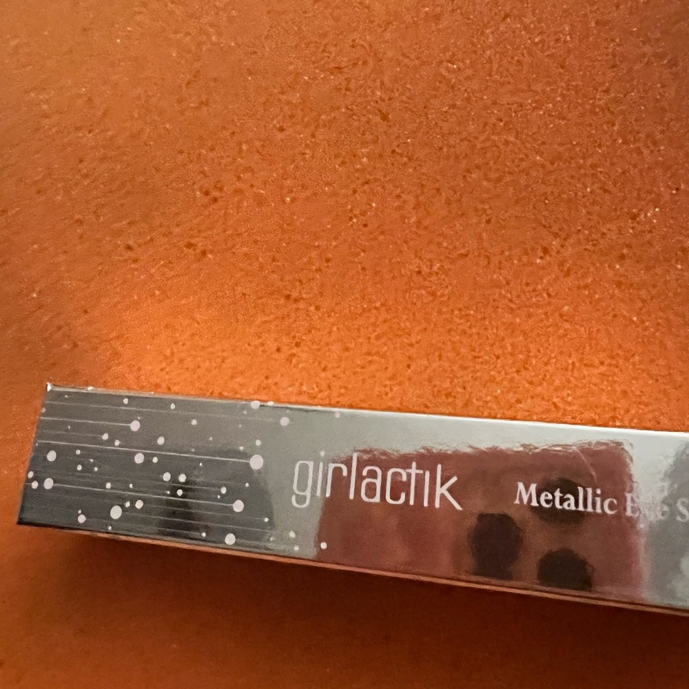 New In Box Girlactik Metallic Cream Eye Glitter in Glam